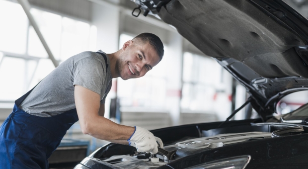 Автосервис как золотая жила: превращаем страхи клиентов в вашу прибыль с помощью автоподбора